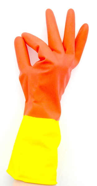 Rękawice gumowe MASTER dwukolorowe S Wysokiej jakości rękawice gospodarcze flokowane bawełną. Antypoślizgowe, mocne i elastyczne. Rękawice do minimalnych zagrożeń, chronią przed czynnikami mechanicznymi i środkami czyszczącymi słabego działania. Ilość w opakowaniu: 1 para. Rozmiar: S.