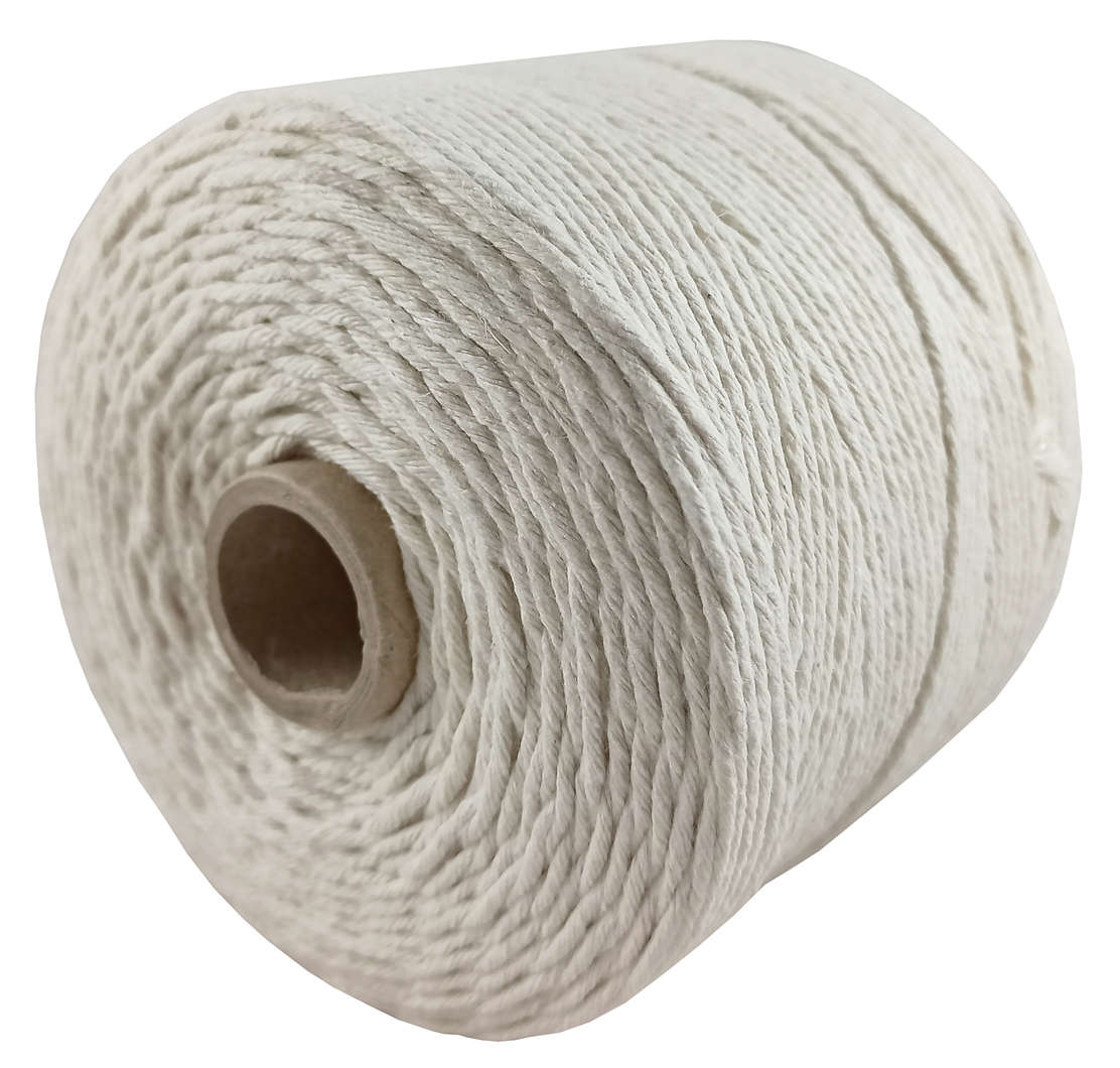 Sznurek bawełnian biały do wędlin 0,5 kg nici bielone lniane 360mb Sznurek bawełniany biały do wędlin 0,5kg na kartonie, skręcony, koloru naturalnego ecru
