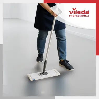 Vileda UltraSpeed Mini zestaw do czyszczenia z kijem teleskopowym, nakładką mopa i wyciskarką.
