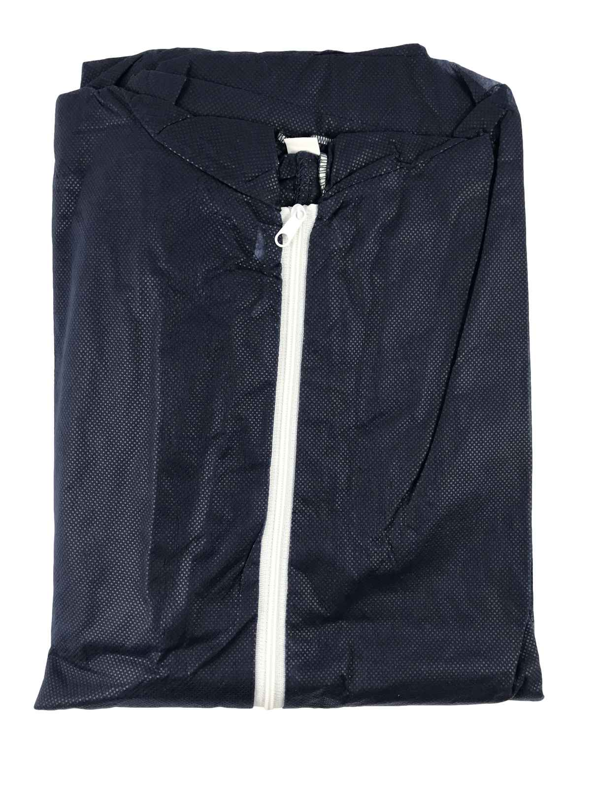 Kombinezon ochronny, jednorazowy z włókniny.
Stanowi szczelne zabezpieczenie przed: czynnikami mechanicznymi, mikroorganizmami,  środkami czyszczącymi słabego działania.
Rozmiar: XL.