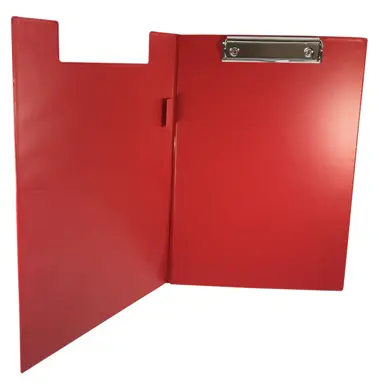 Podkładka do pisania z okładką, wykonana z pojedynczego arkusza polipropylenu o grubości 1,2mm, mieści ok. 80 kartek o gramaturze 80gsm, bigowany, szeroki grzbiet pozwala na gromadzenie dużych ilości dokumentów. Nowatorski mechanizm zaciskowy z plastik...