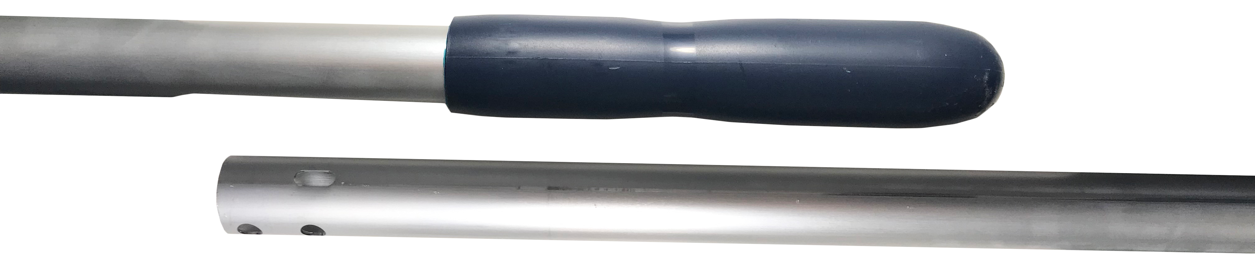 Zestaw zawiera:

     *lekkie, mocne wiadro z ergonomiczną rączką i wewnętrzną podziałką w litrach z wgłębieniem w dolnej części ułatwiającym wylewanie wody, o pojemności 15l
     *wyciskarkę
     *uchwyt do mopa
     *mop MicroSpeedPlus
     *ze...