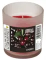 Świeca zapachowa w szkle Flavour Cherry o zapachu wiśni, różowa woskowina, opakowanie jednostkowe.
