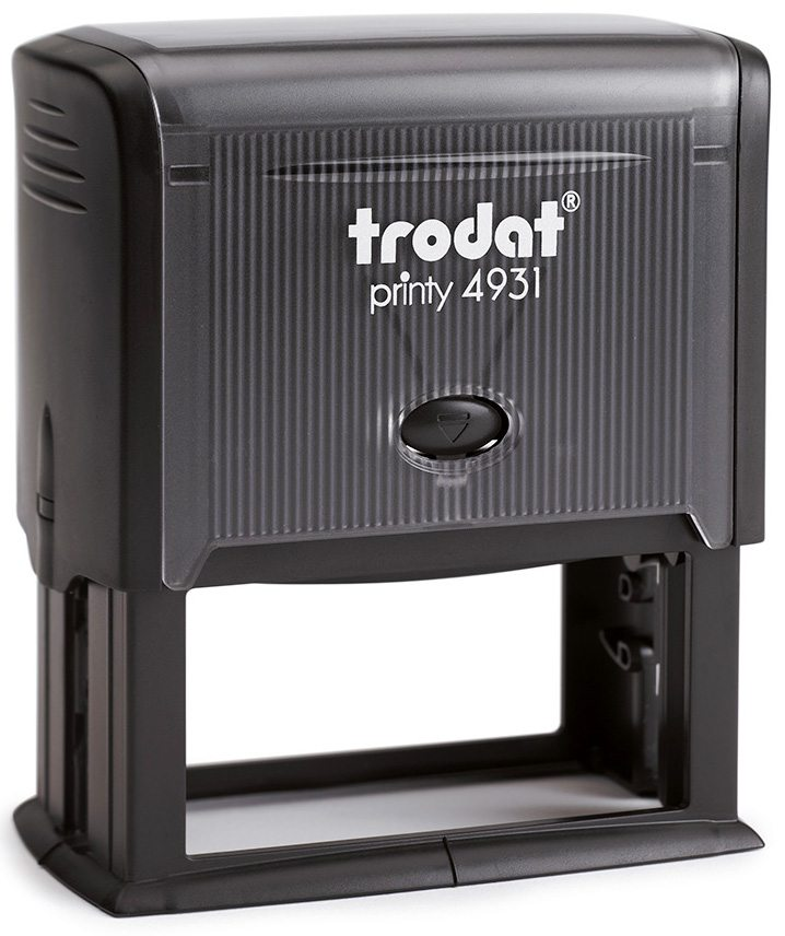 Trodat Printy 4928 to pieczątka firmowa w wersji standard. Kompaktowa, klasyczna i bardzo dobrze zaprojektowana. Mieści z powodzeniem odbicie o 6 liniach tekstu. Przy użyciu mniejszego kroju pisma może zmieścić również 7 linii. Dodatkowo wyposażona zos...