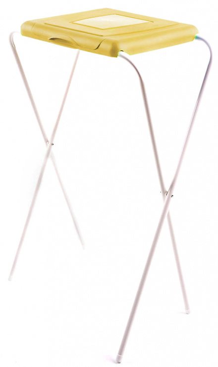 Uniwersaly stojak do worków na śmieci, wykonany z bardzo dobrej jakości plastiku. Stojak posiada bardzo praktyczną plastikową ramkę utrzymującą worek.

   *Całkowita wysokość wynosi: 87 cm.
   *Worki na śmieci o pojemności 120L
   *1 komora: żółta