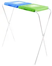 Kosz stojak na workna śmieci 120L 2 komorowy NIEBIESKI / ZIELONY Uniwersaly stojak do worków na śmieci, wykonany z bardzo dobrej jakości plastiku. Stojak posiada bardzo praktyczną plastikową ramkę utrzymującą worek.
*Całkowita wysokość wynosi: 87 cm.
*Worki na śmieci o pojemności 120L
*2 komory: niebie...