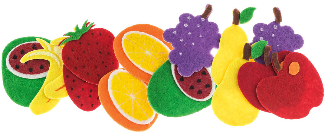 Naklejki z filcu owoce w kolorach: zielone i czerwone limonki, czerwona truskawka, pomarańczowe i żółte plasterki cytryny, fioletowe winogrona, żółta gruszka i czerwone jabłko, łącznie 14 sztuk.