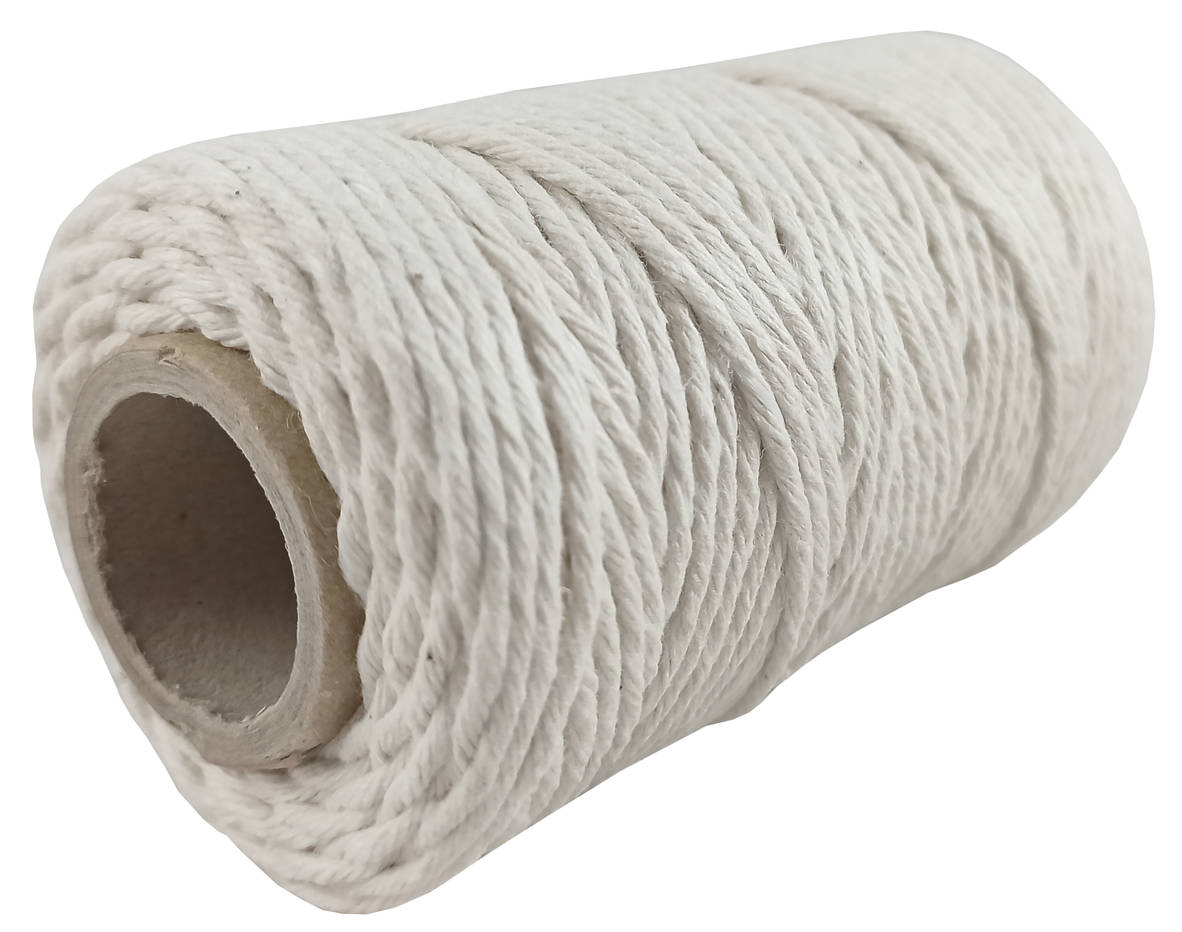 Sznurek bawełnian biały do wędlin 0,1 kgnici bielone lniane 70mb Sznurek bawełniany doskonale sprawdza się w ogrodnictwie, pasmanterii, florystyce i wielu innych zastosowaniach wymagających zawieszenia, wiązania i przewiązywania.
*Skład: produkowany z najwyższej jakości przędzy bawełnianej
*Kolor: krem...