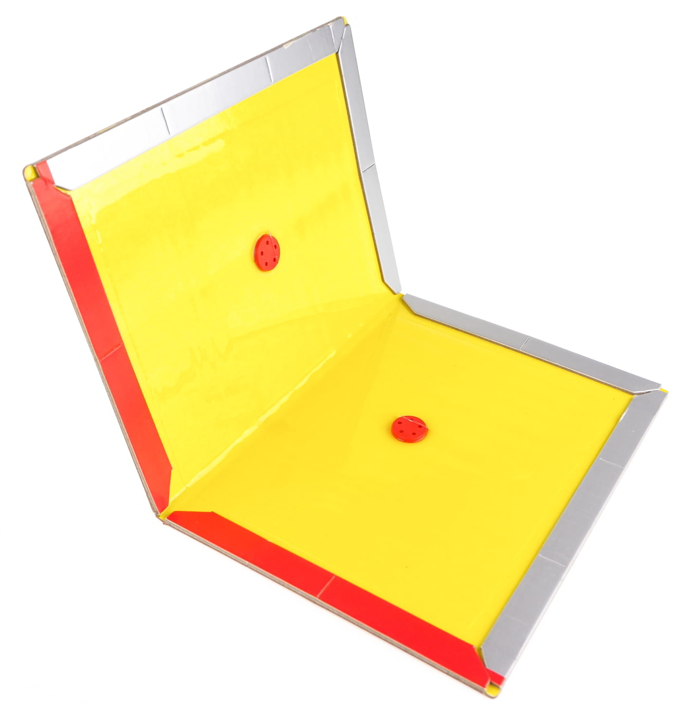 Lep na myszy i szczury to produkt przeznaczony do wyłapywania myszy i szczurów. Produkt jest gotowy do użycia i posiada wabiący zapach orzechów. Nie zawiera substancji biobójczych i może być stosowany w miejscach, gdzie niewskazane jest stosowanie trut...