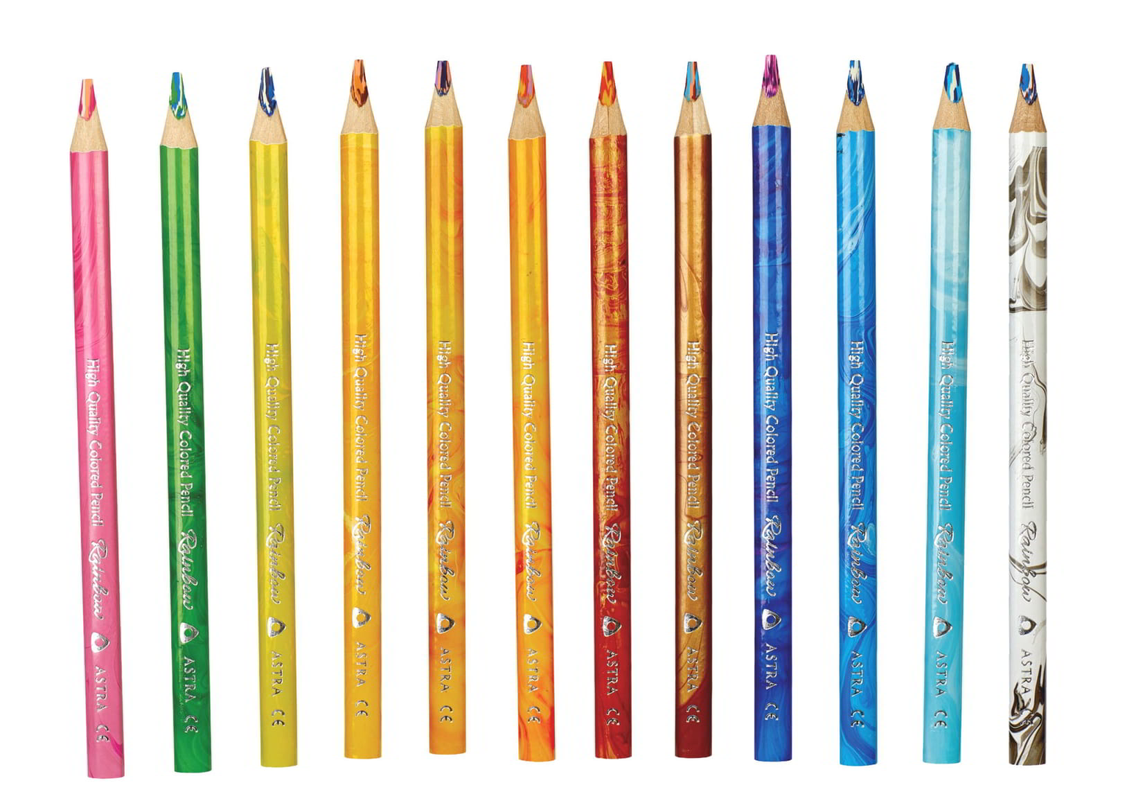 Kredki ołówkowe o wyrazistych kolorach są miękkie w użyciu, łatwe w temperowaniu, nie pylą się,  nie kruszą się. Posiadają wielokolorowy wkład, który zmienia kolor w zależności od obrotu, nachylenia i nacisku. Odpdowiednie również dla dzieci leworęczny...
