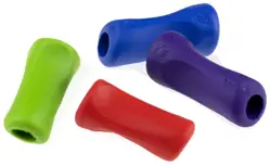 Ergonomiczna nakładka na ołówek ułatwiająca pisanie i rysowanie. Doskonale układa się w dłoni.

