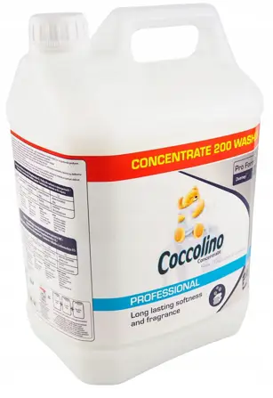 Coccolino Pure to skoncentrowany środek zmiękczający o przyjemnym, długotrwałym zapachu. Sprawia, że tkaniny są bardziej miękkie oraz zmniejsza ryzyko elektryzowania się tkanin.
Nadaje się do większości tkanin i powinien być dozowany w ostatnim płukan...