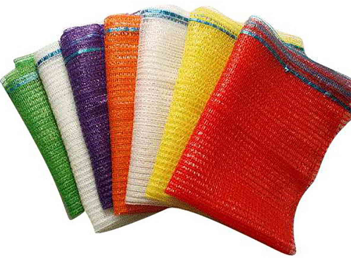 Worek raszlowany 50/80cm 30kg 100szt Worki raszlowane przeznaczone są do pakowania warzyw, owoców i innych produktów, (np. drewno do kominków). Wymiary: 50x80 cm, opakowanie zawiera: 100 szt.