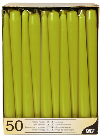 Nastrojowy blask świecy, który wypełnia wnętrze migotliwym światłem, nie tylko podkreśla osobliwy klimat pomieszczenia, ale równieź eksponuje intymny i kameralny charakter. Nowoczesność połączona z tradycją i elegancją jest kluczem do cudownego wystroj...